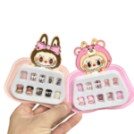 Uñas Infantiles Postizas Labubu x1 Unidad - Imagen 2
